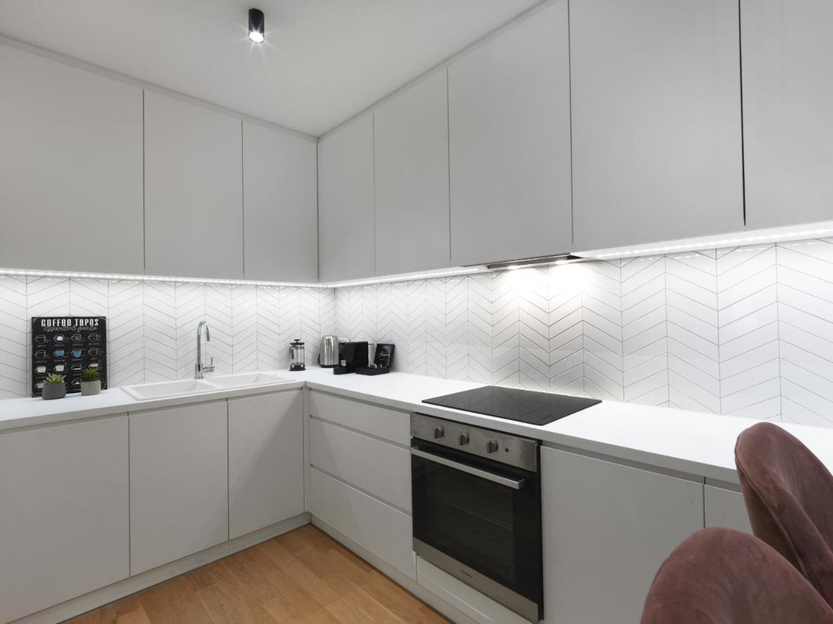 Fresh, New & Ready For You! Rnvtd Apt In Koukaki! Atene Esterno foto