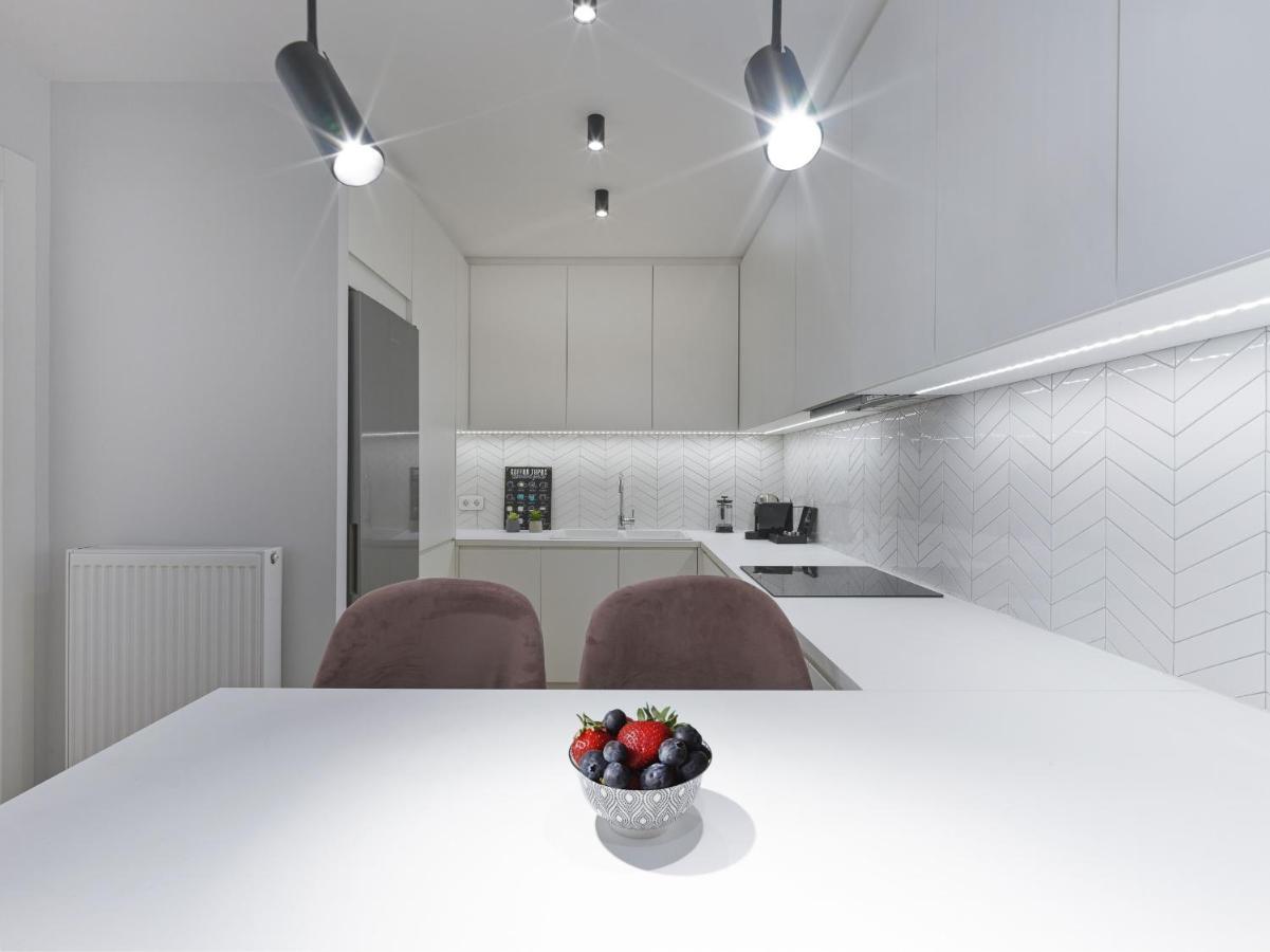 Fresh, New & Ready For You! Rnvtd Apt In Koukaki! Atene Esterno foto