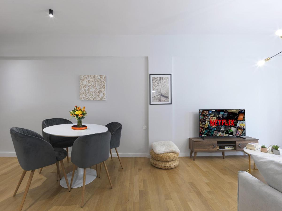 Fresh, New & Ready For You! Rnvtd Apt In Koukaki! Atene Esterno foto
